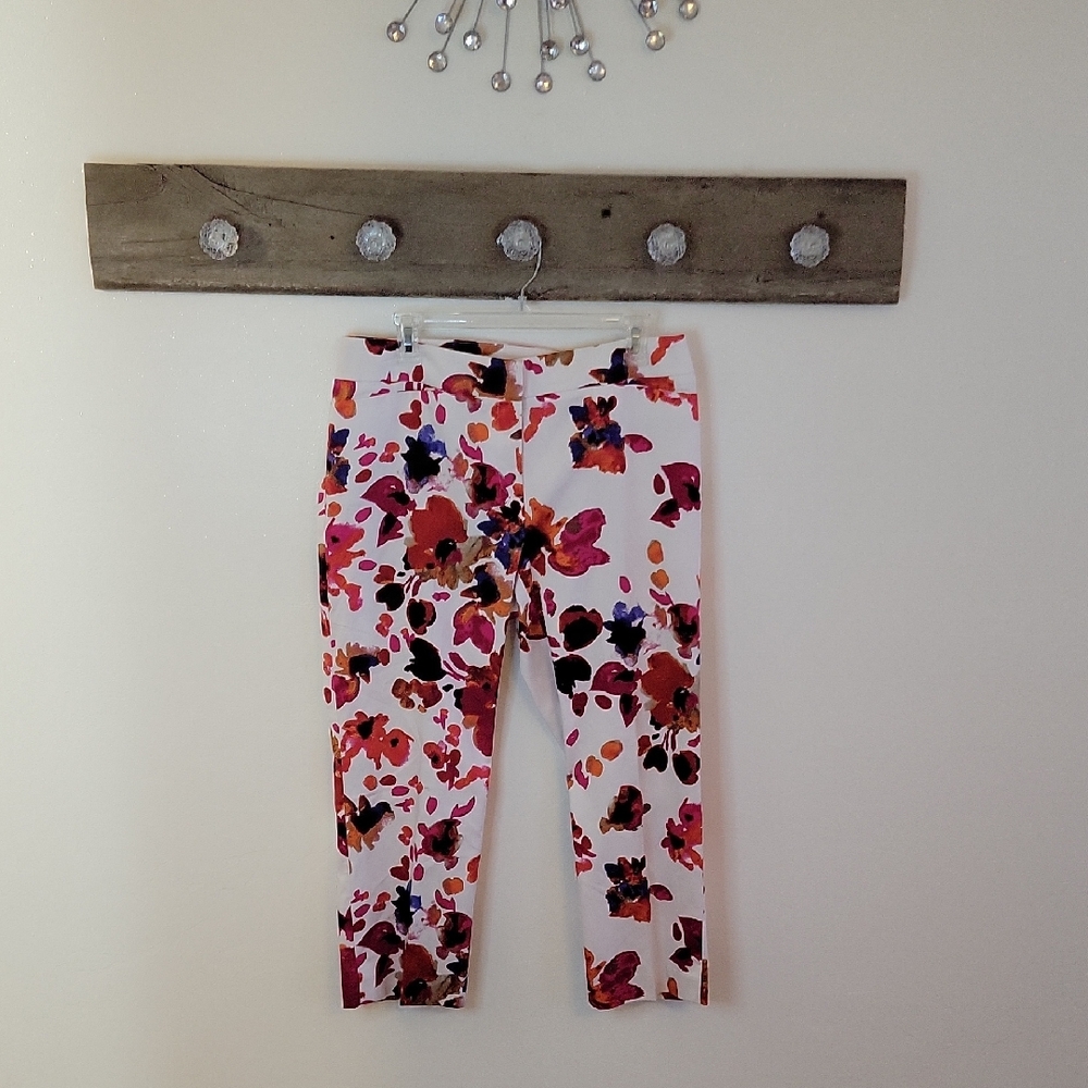 Chico's Ultimate Floral Crop Pants SZ 1.5/10